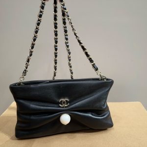 CHANEL CLUTCH WITH CHAIN GOLD TONE METAL BLACK 24CM AP4613 B20166 94305