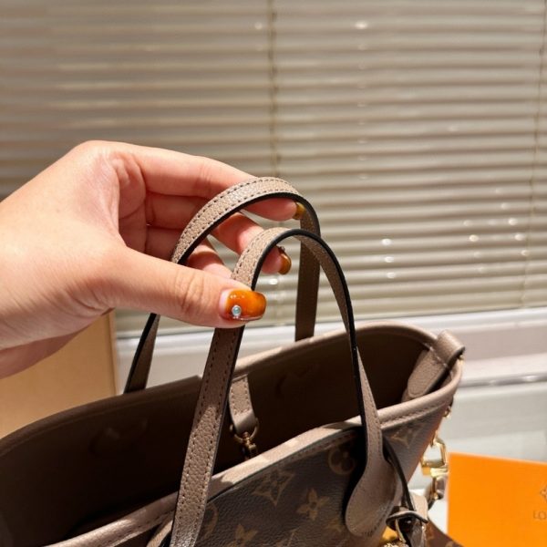 LOUIS VUITTON NEVERFULL BANDOULIÈRE INSIDE OUT BB DARK FANGO 20CM M12109