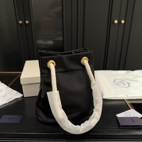 PRADA MARINER RE NYLON SMALL BUCKET BAG BLACK 22CM 1BE082 2HG8 F0002 V OOO