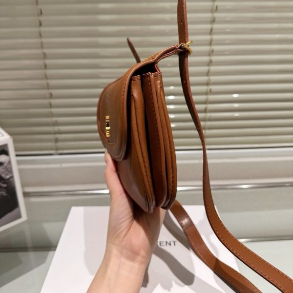 SAINT LAURENT CHARLIE LOGO PLAQUE MEDIUM SHOULDER BAG BROWN 21CM