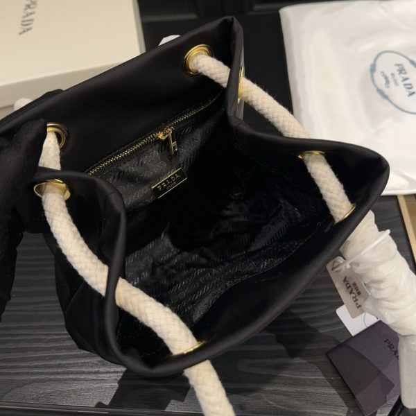 PRADA MARINER RE NYLON SMALL BUCKET BAG BLACK 22CM 1BE082 2HG8 F0002 V OOO
