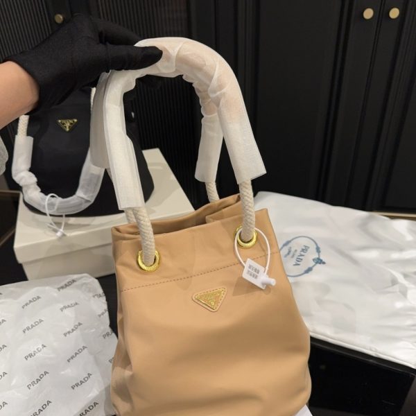 PRADA MARINER RE NYLON SMALL BUCKET BAG CAMEL BROWN 22CM 1BE082 2HG8 F0040 V OOO