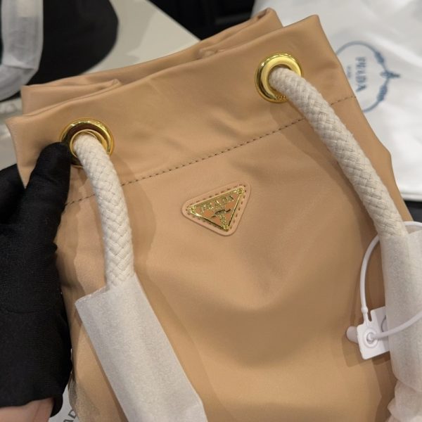 PRADA MARINER RE NYLON SMALL BUCKET BAG CAMEL BROWN 22CM 1BE082 2HG8 F0040 V OOO