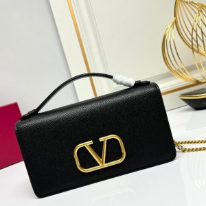 VALENTINO GARAVANI VLOGO SIGNATURE GRAINY WALLET WITH CHAIN BLACK 22CM