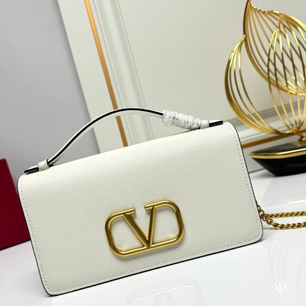 VALENTINO GARAVANI VLOGO SIGNATURE GRAINY WALLET WITH WHITE BLACK 22CM
