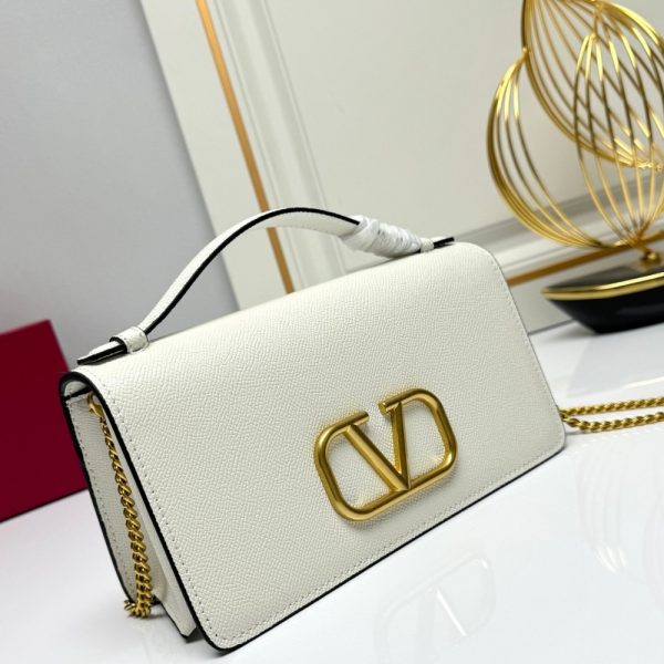 VALENTINO GARAVANI VLOGO SIGNATURE GRAINY WALLET WITH WHITE BLACK 22CM