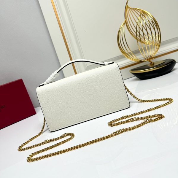 VALENTINO GARAVANI VLOGO SIGNATURE GRAINY WALLET WITH WHITE BLACK 22CM