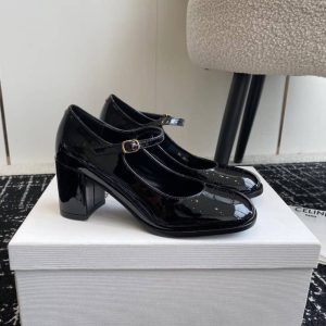 CELINE LILY PERFORATED TRIOMPHE BABIES IN PATENT BLACK 360314582C 38NO