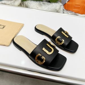 GUCCI WOMEN’S LOGO EMBELLISHED SLIDE SANDALS BLACK
