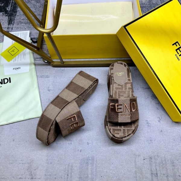 FENDI SUNSHINE FLATFORM SLIDES BROWN 8R8515AORHF1P95