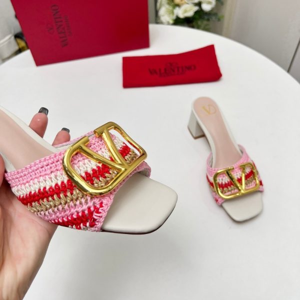 VALENTINO GARAVANI CROCHET VLOGO SIGNATURE SLIDE SANDALS PINK