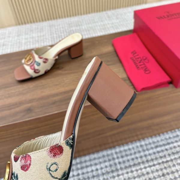 VALENTINO VLOGO SIGNATURE CHERRYFIC SLIDE SANDAL NATURAL 6W0S0MH7NNX 32H