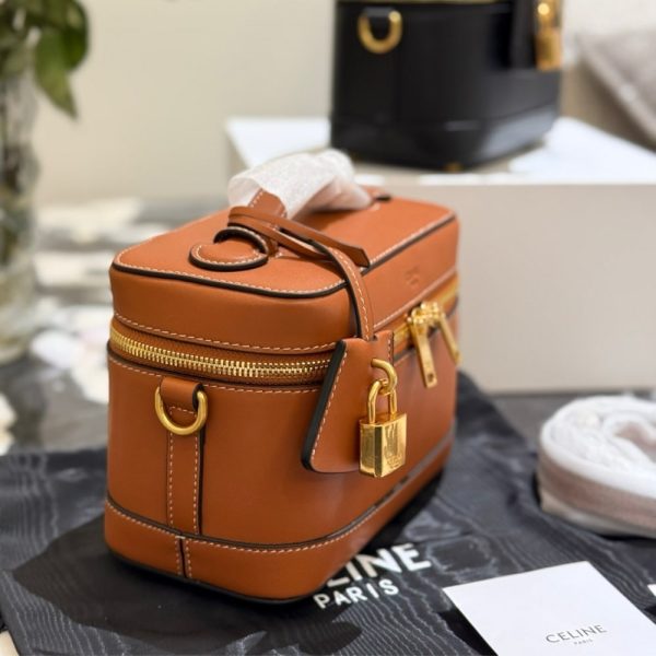 CELINE VANITY IN SMOOTH SATINATED LEATHER TAN 19CM 119463BFN 04LU