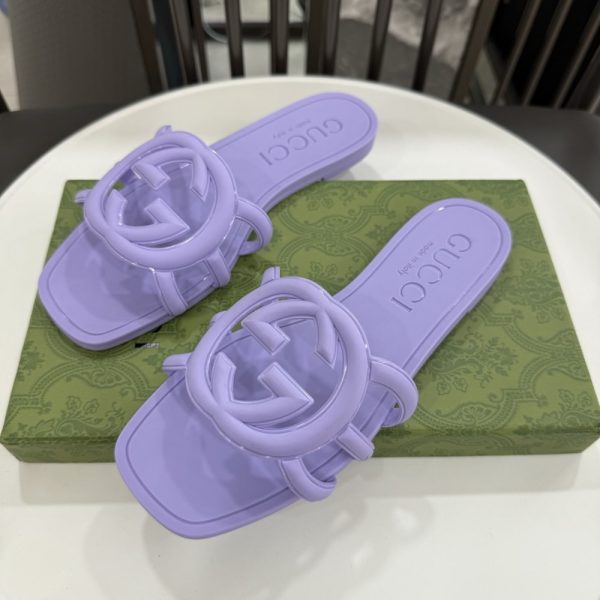 GUCCI WOMEN’S INTERLOCKING G SLIDE SANDAL LILAC 780307 J8700 5316