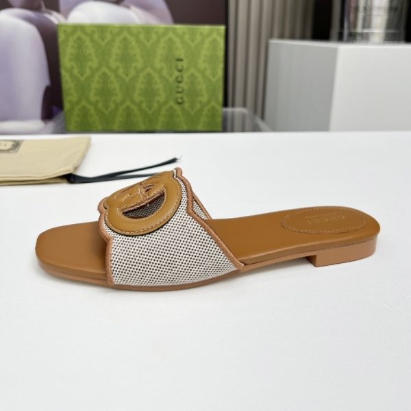 GUCCI WOMEN’S INTERLOCKING G SLIDE SANDAL BROWN 835723 FAEA0 9562