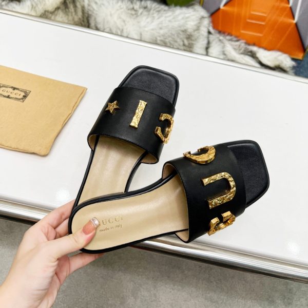 GUCCI WOMEN’S LOGO EMBELLISHED SLIDE SANDALS BLACK
