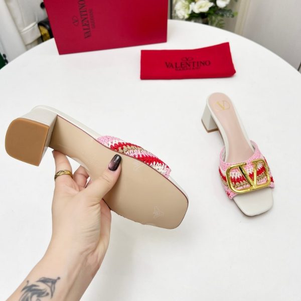 VALENTINO GARAVANI CROCHET VLOGO SIGNATURE SLIDE SANDALS PINK