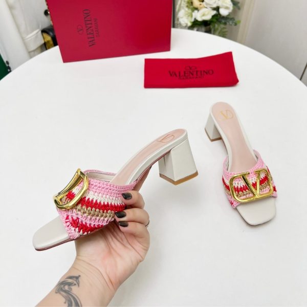 VALENTINO GARAVANI CROCHET VLOGO SIGNATURE SLIDE SANDALS PINK