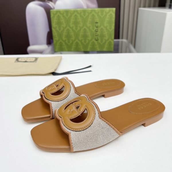 GUCCI WOMEN’S INTERLOCKING G SLIDE SANDAL BROWN 835723 FAEA0 9562