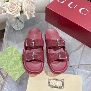 GUCCI WOMEN’S SLIDE SANDAL BURGUNDY