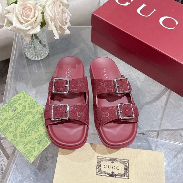 GUCCI WOMEN’S SLIDE SANDAL BURGUNDY