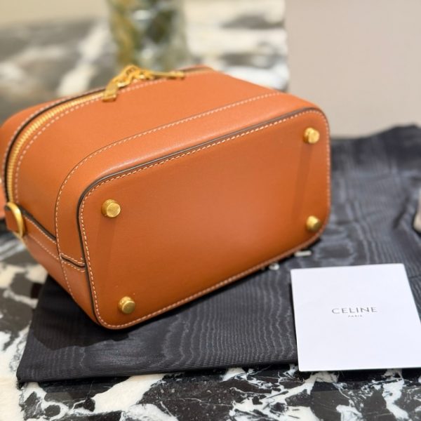 CELINE VANITY IN SMOOTH SATINATED LEATHER TAN 19CM 119463BFN 04LU