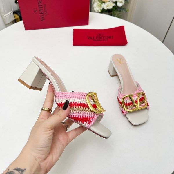 VALENTINO GARAVANI CROCHET VLOGO SIGNATURE SLIDE SANDALS PINK