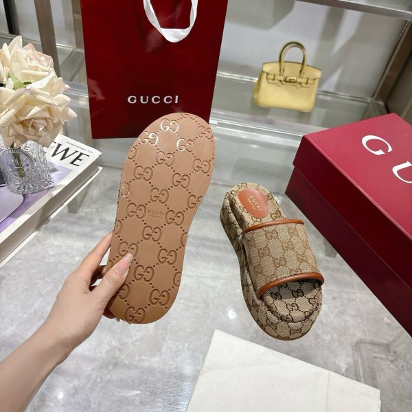GUCCI WOMEN’S GG PLATFORM SANDAL BEIGE 816797 FAD9C 9745