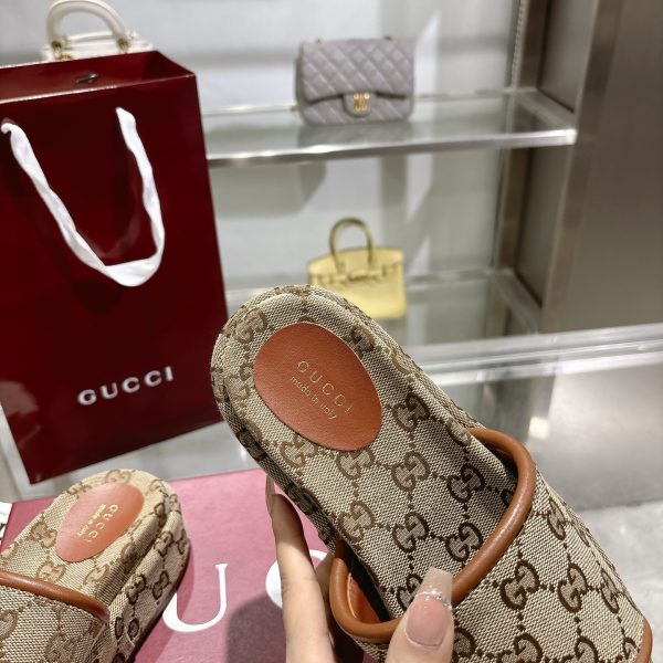 GUCCI WOMEN’S GG PLATFORM SANDAL BEIGE 816797 FAD9C 9745