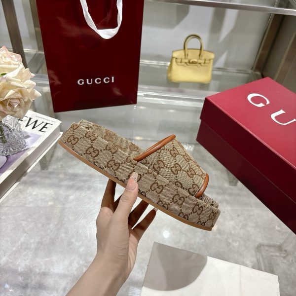 GUCCI WOMEN’S GG PLATFORM SANDAL BEIGE 816797 FAD9C 9745