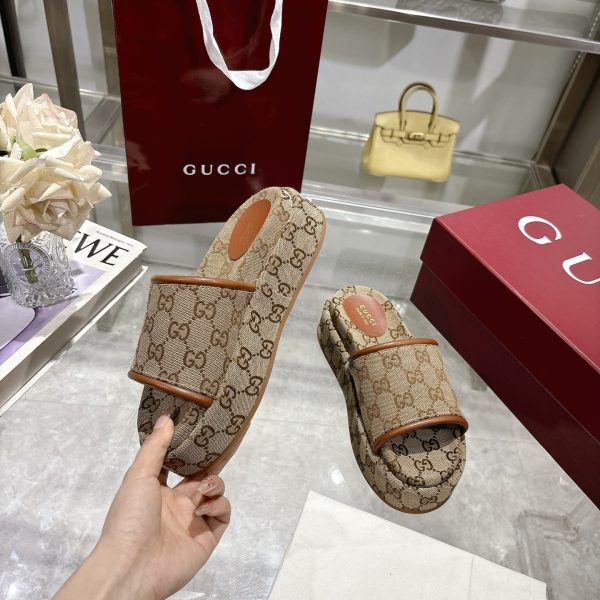 GUCCI WOMEN’S GG PLATFORM SANDAL BEIGE 816797 FAD9C 9745