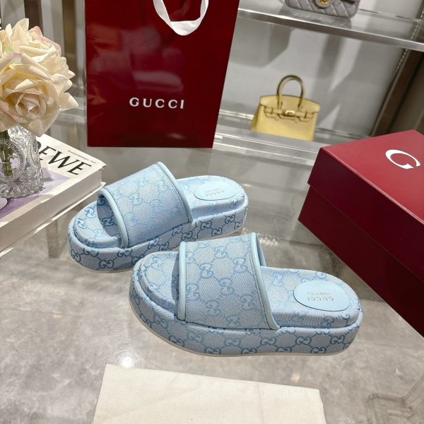 GUCCI WOMEN’S GG PLATFORM SANDAL LIGHT BLUE ‎816797 FAD9D 4952
