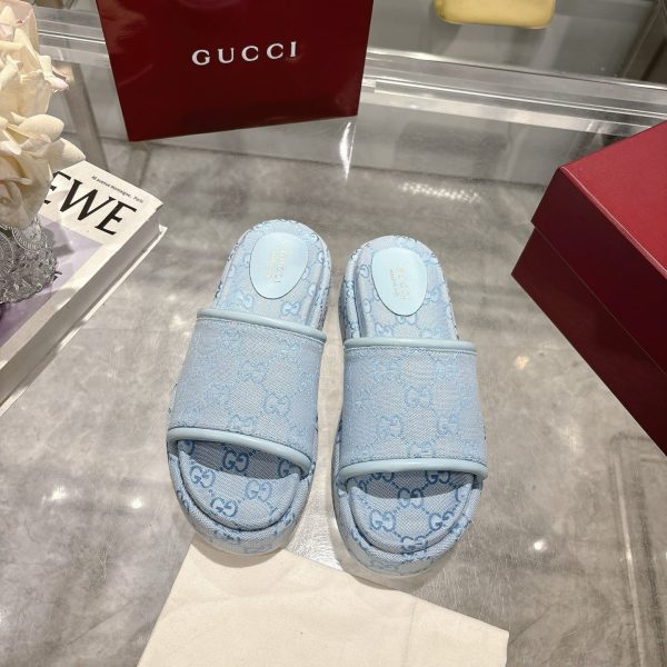 GUCCI WOMEN’S GG PLATFORM SANDAL LIGHT BLUE ‎816797 FAD9D 4952