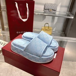 GUCCI WOMEN’S GG PLATFORM SANDAL LIGHT BLUE ‎816797 FAD9D 4952
