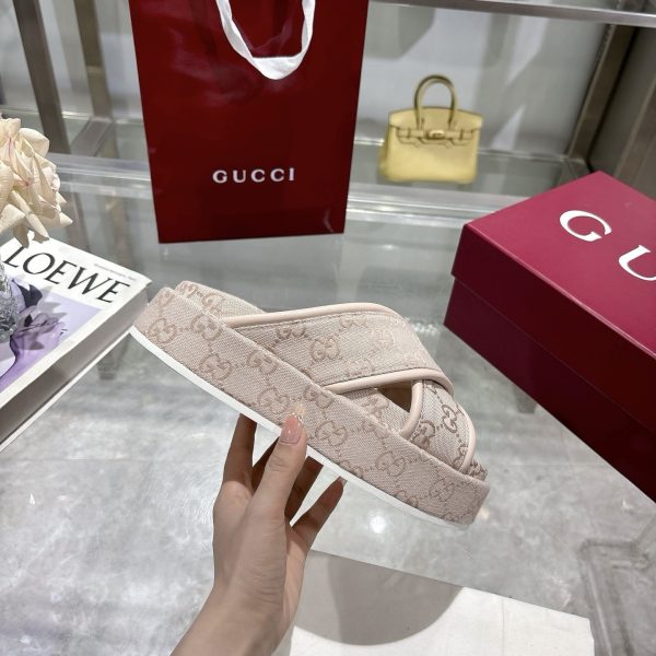 GUCCI WOMEN’S GG PLATFORM SANDAL LIGHT PINK 816798 FAD9D 6845
