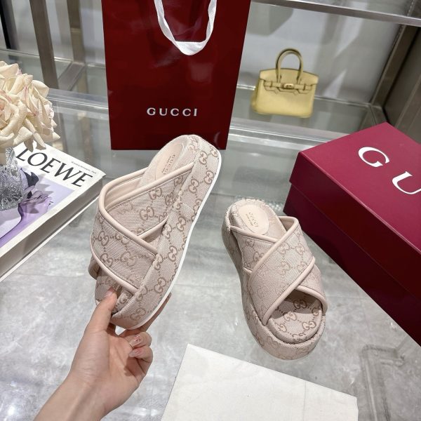 GUCCI WOMEN’S GG PLATFORM SANDAL LIGHT PINK 816798 FAD9D 6845