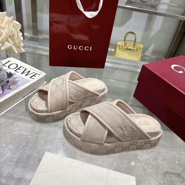 GUCCI WOMEN’S GG PLATFORM SANDAL LIGHT PINK 816798 FAD9D 6845