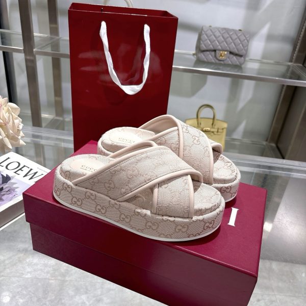 GUCCI WOMEN’S GG PLATFORM SANDAL LIGHT PINK 816798 FAD9D 6845
