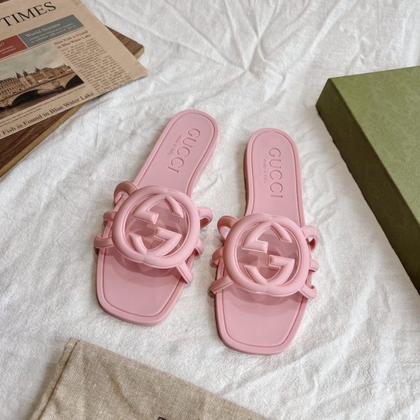 GUCCI WOMEN’S INTERLOCKING G SLIDE SANDAL PINK 780307 J8700 5815