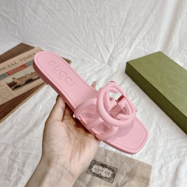 GUCCI WOMEN’S INTERLOCKING G SLIDE SANDAL PINK 780307 J8700 5815