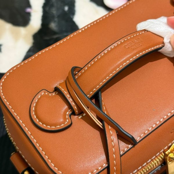 CELINE VANITY IN SMOOTH SATINATED LEATHER TAN 19CM 119463BFN 04LU