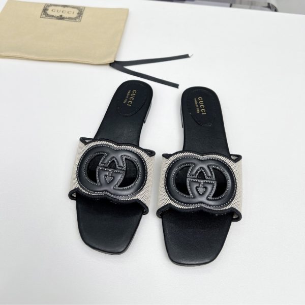 GUCCI WOMEN’S INTERLOCKING G SLIDE SANDAL BLACK WHITE 835723 FAEA0 8543