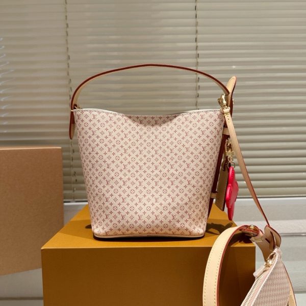 LOUIS VUIITON ALL IN BB SAND 16CM M15130