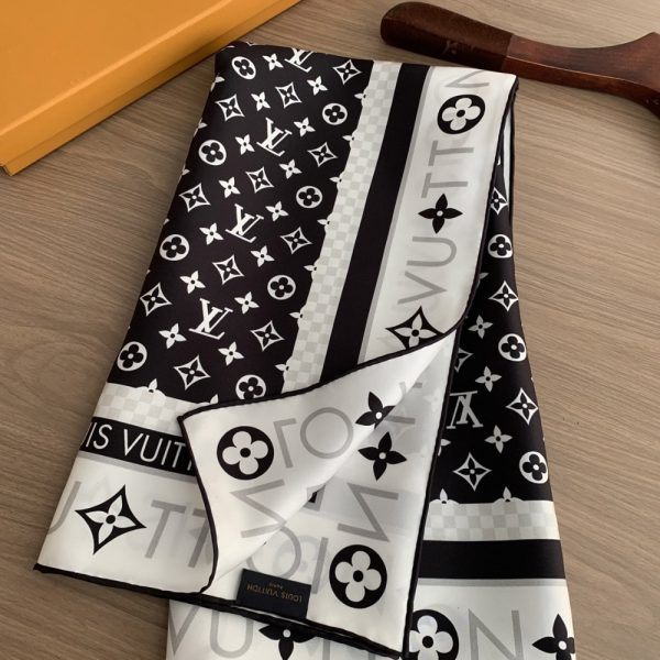 LOUIS VUITTON MONOGRAM INFINITY SQUARE NOIR 90CM M79893