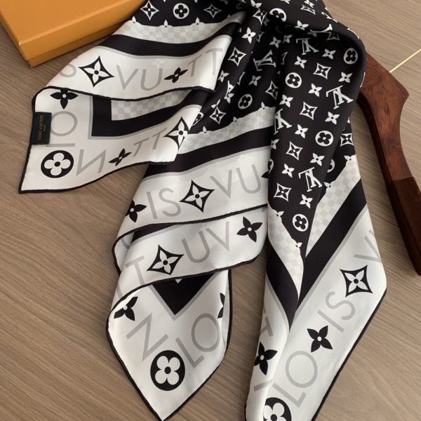 LOUIS VUITTON MONOGRAM INFINITY SQUARE NOIR 90CM M79893