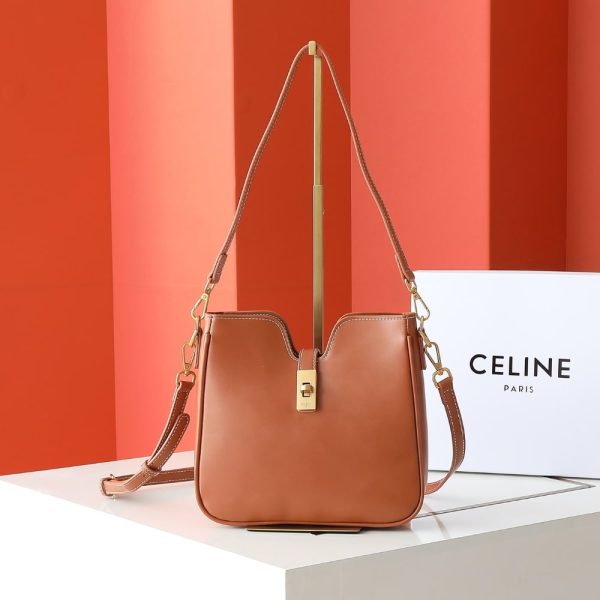 CELINE SMALL CAMILLE 16 SOFT BAG TAN 24CM 120693FX9 04LU