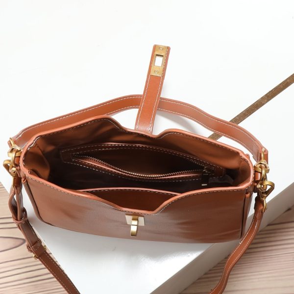 CELINE SMALL CAMILLE 16 SOFT BAG TAN 24CM 120693FX9 04LU