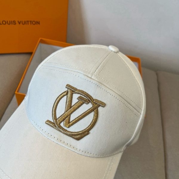 LOUIS VUITTON LV CITY CAP WHITE