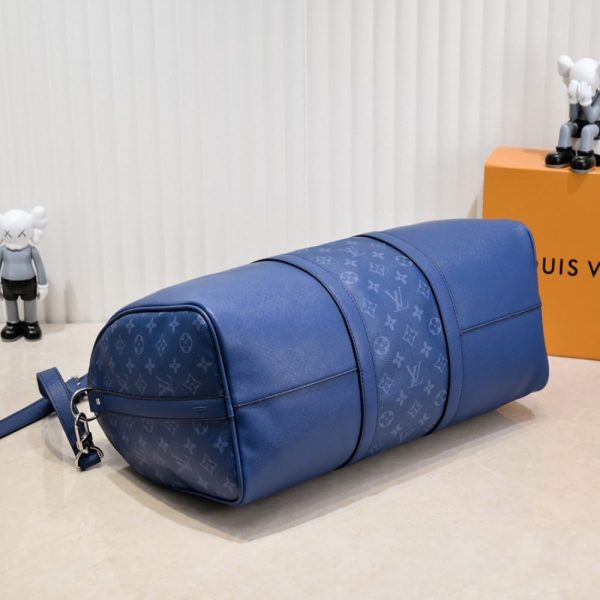 LOUIS VUITTON KEEPALL BANDOULIÈRE 50 TAIGARAMA COBALT 45CM M53766