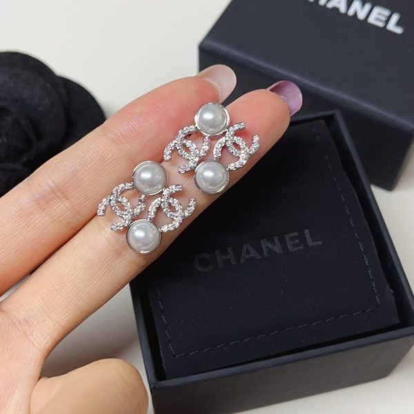 CHANEL STUD EARRINGS GLASS PEARLS SILVER ABF730 B20573 U0937